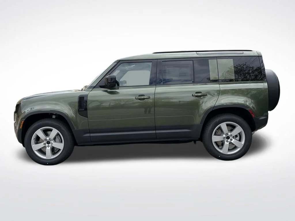 New 2026 Woolstone Green Land Rover S image 5