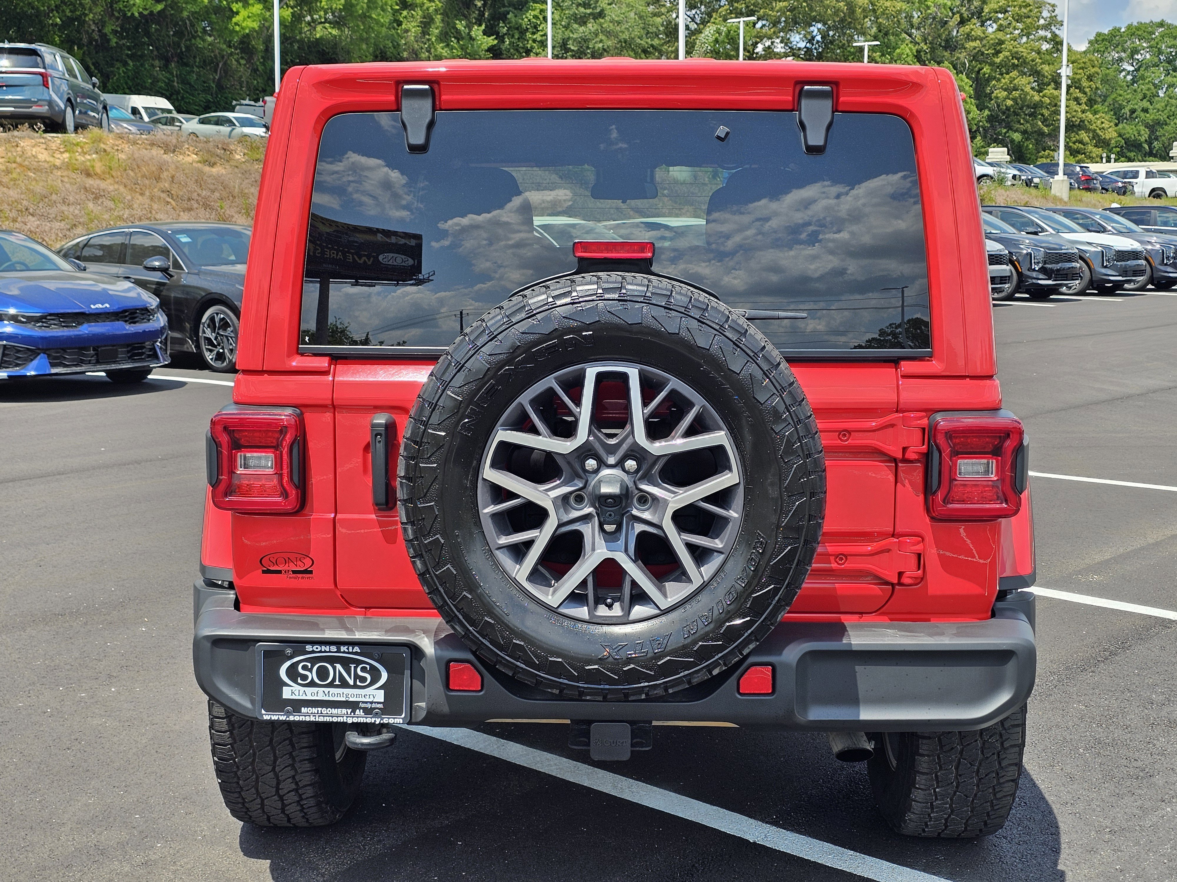 2024 Jeep Wrangler 4-Door Sahara - Photo 11