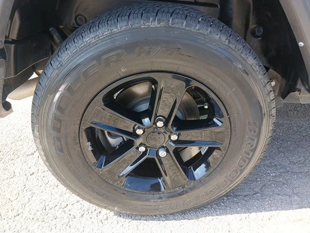 Used 2023 Green Jeep Sport image 50