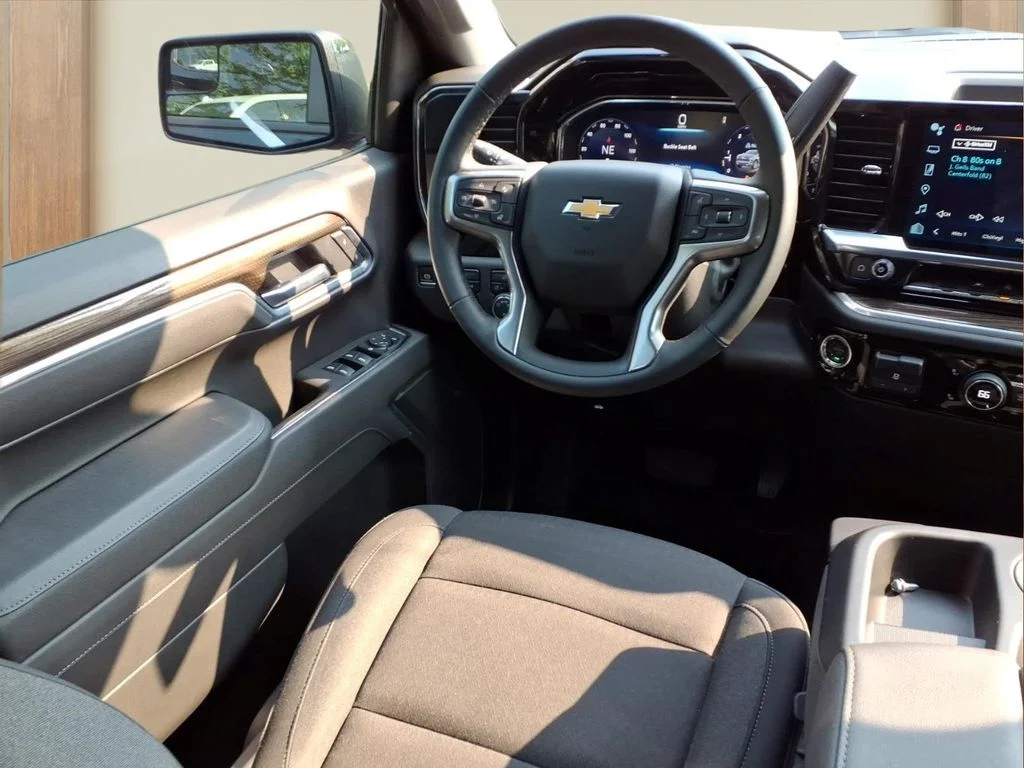 Used 2025 Black Chevrolet LT image 20