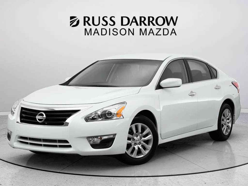 Used 2015 White Nissan 2.5 S image 9