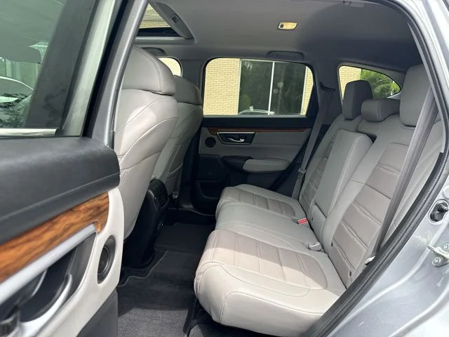 Used 2020 Silver Honda EX-L image 23