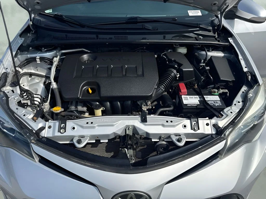 Used 2017 Silver Toyota SE image 20