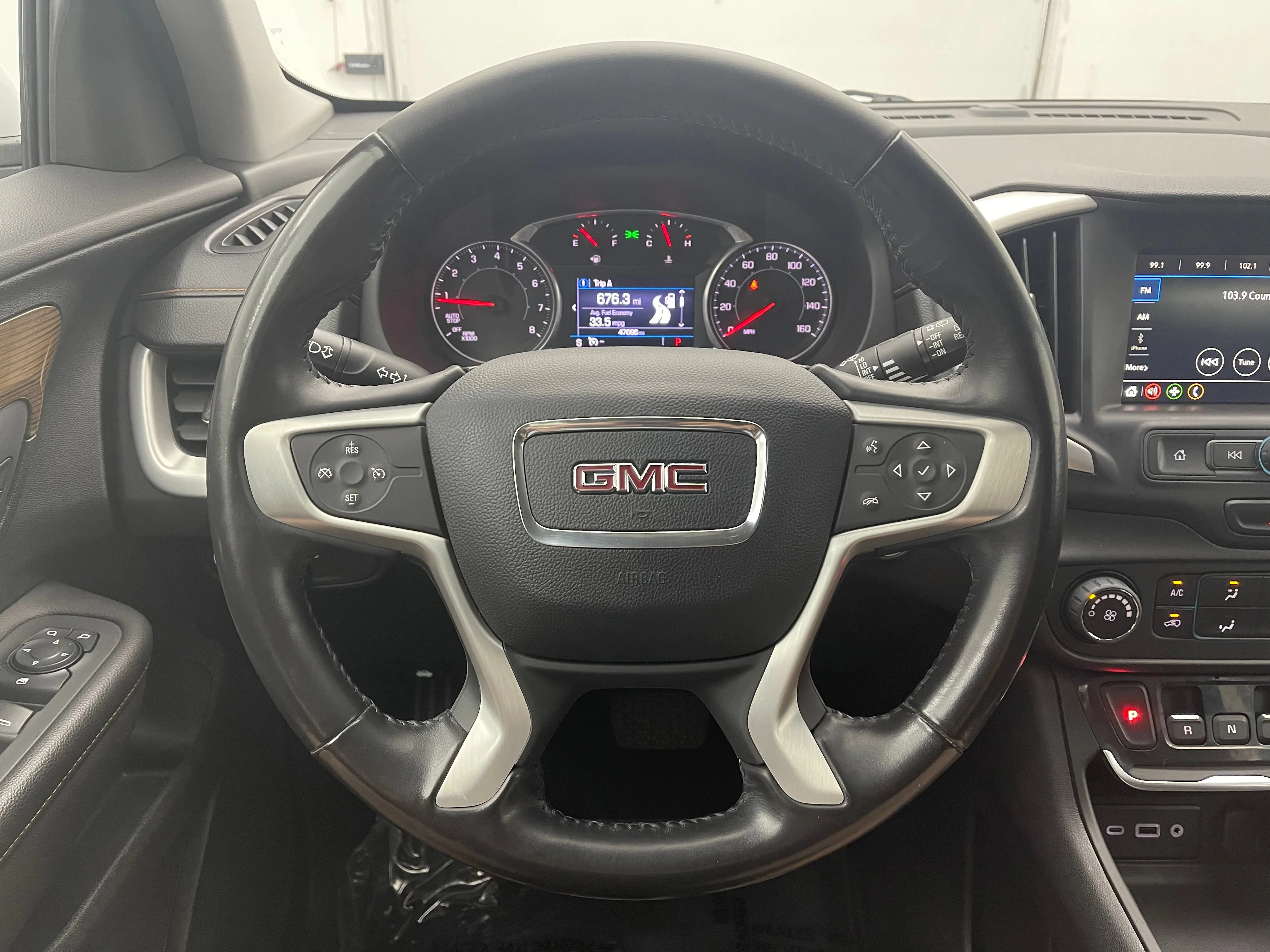 Used 2019 SUMMIT WHITE GMC SLE image 17