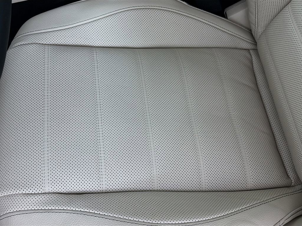 New 2026 MANUFAKTUR Moonlight White Metallic Mercedes-Benz GLS 580 image 55