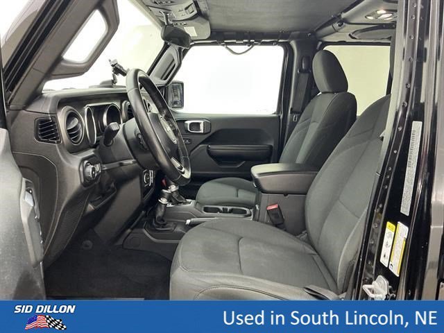 Used 2019 Black Clearcoat Jeep Sport S image 17