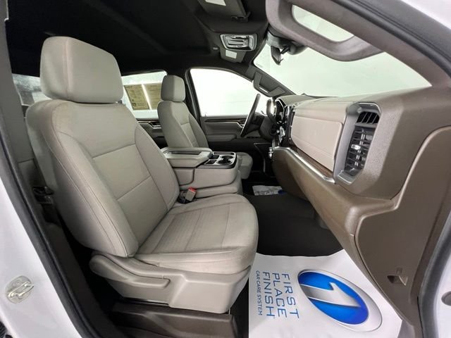 Used 2024 White GMC SLE image 34