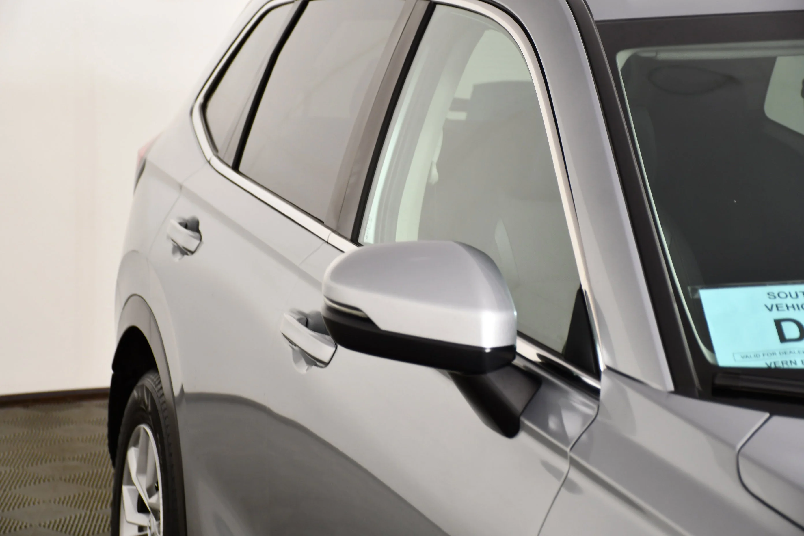 Used 2025 Solar Silver Metallic Honda LX image 14