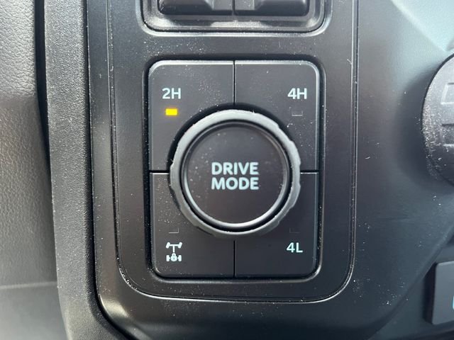 Used 2024 Silver Ford XL image 27