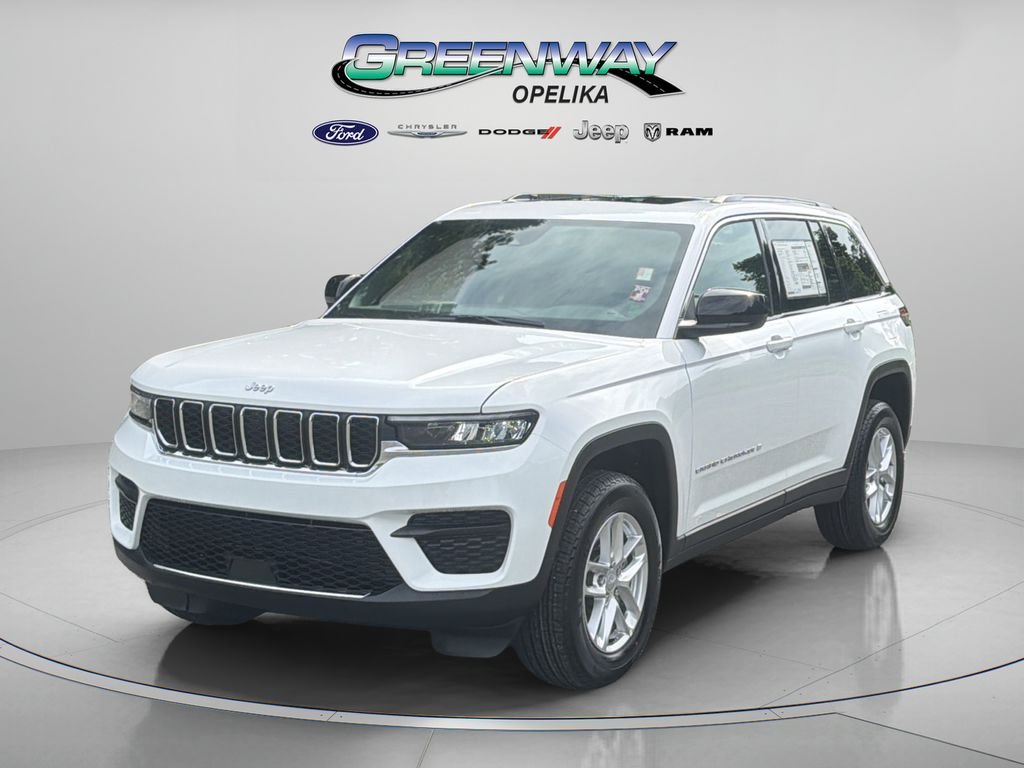 New 2026 White/off-white Jeep Laredo X image 3