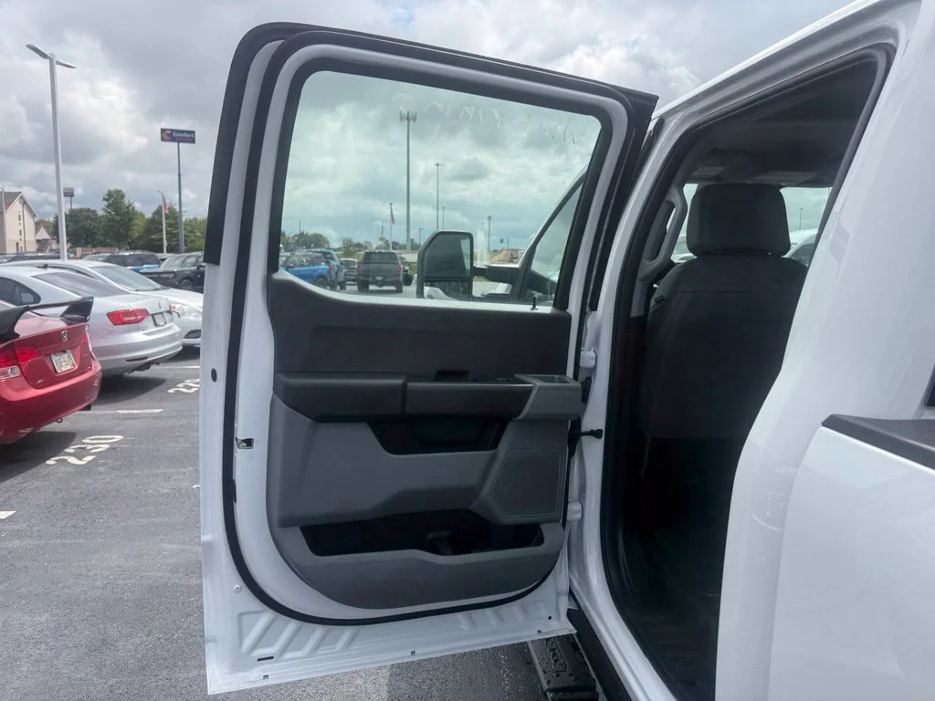 New 2026 Oxford White Ford F-250® XL image 31