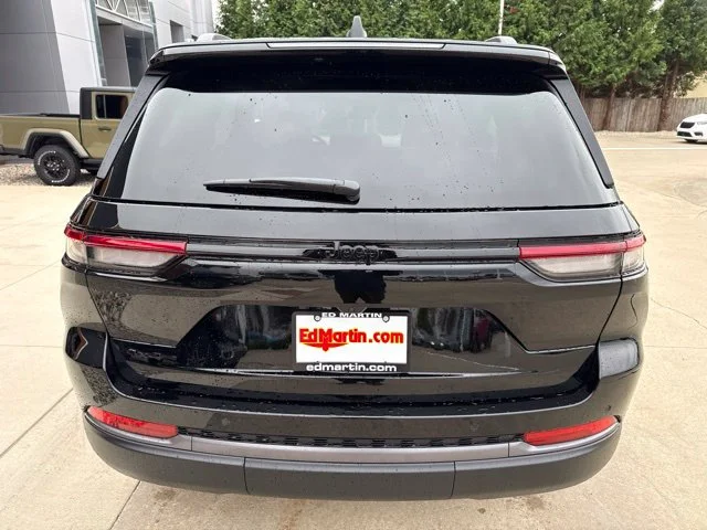 New 2027 Black Jeep Limited image 4