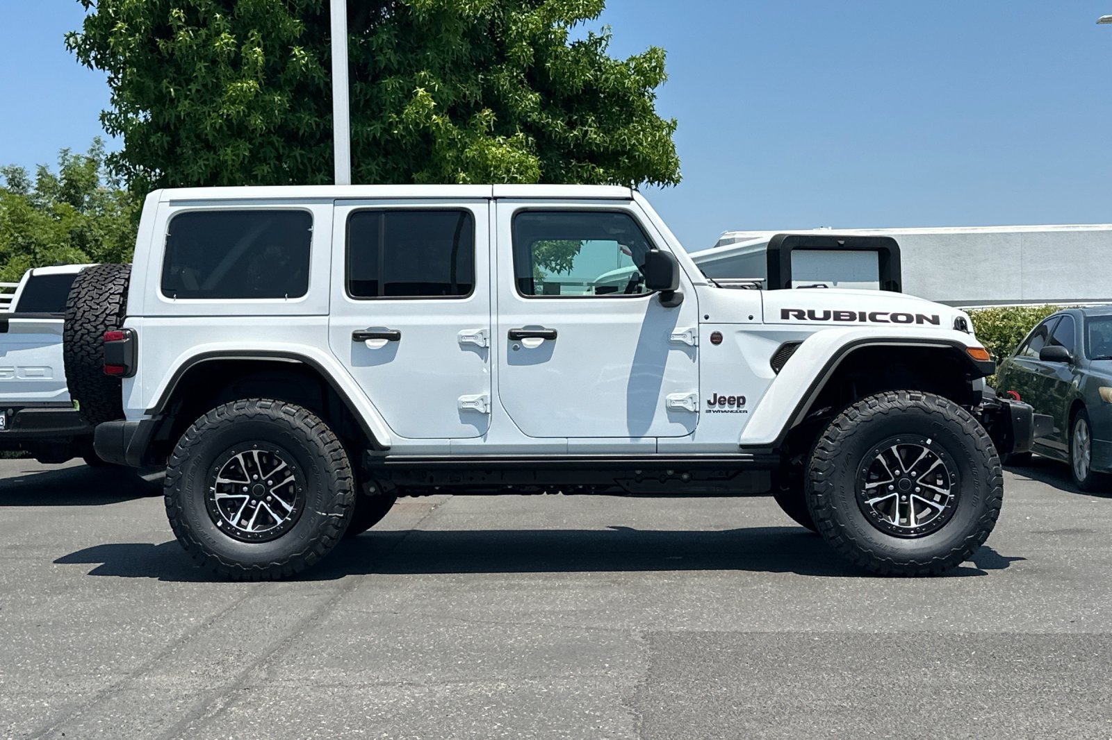 New 2026 Bright White Clearcoat Jeep Rubicon X image 3
