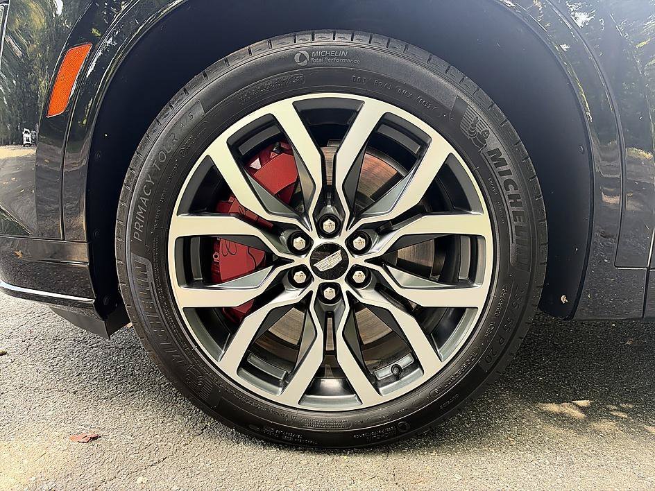 Used 2022 Black Metallic Cadillac Sport image 8
