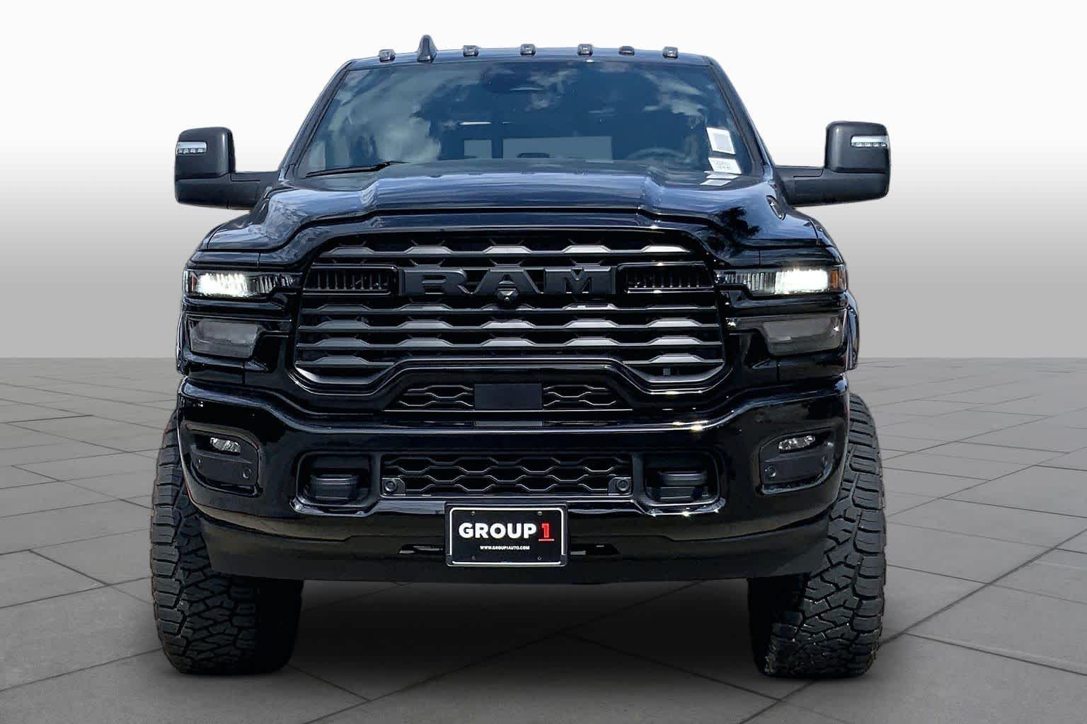 New 2026 Diamond Black Crystal Pearl-Coat Exterior Paint RAM Big Horn image 3