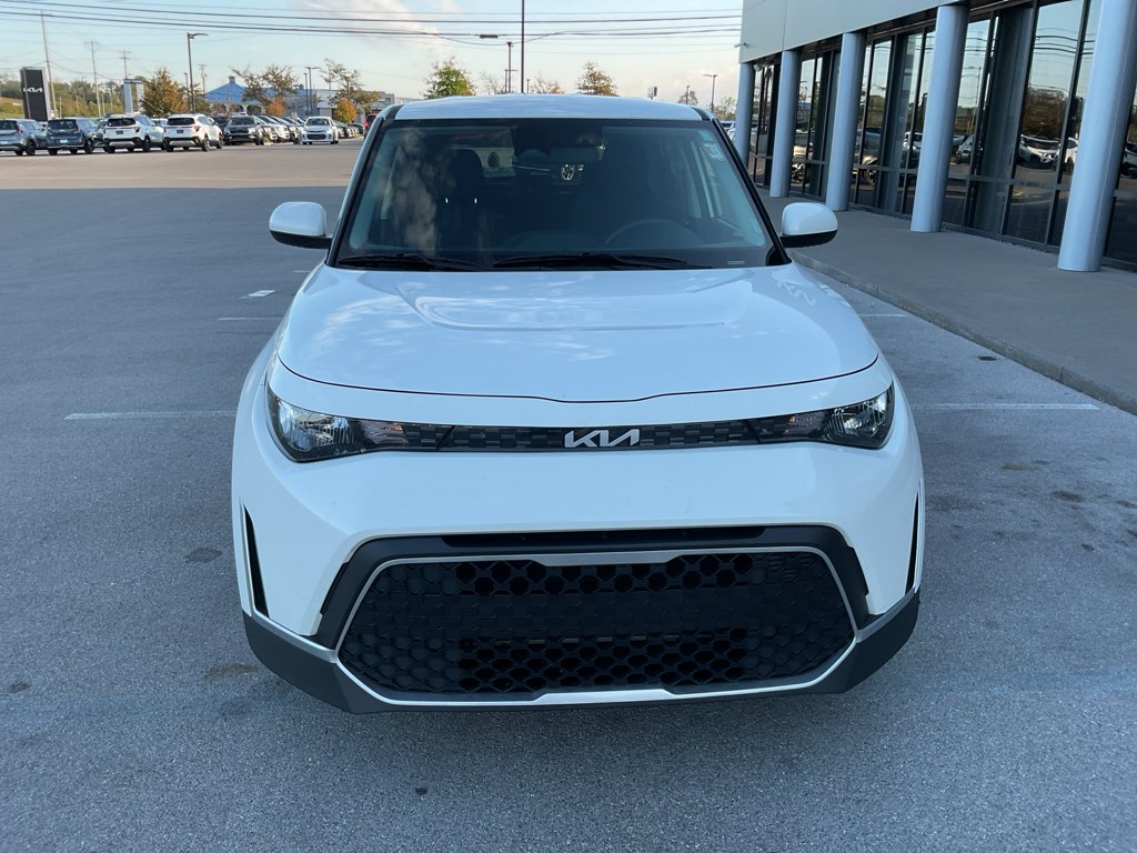 2024 Kia Soul LX photo 2