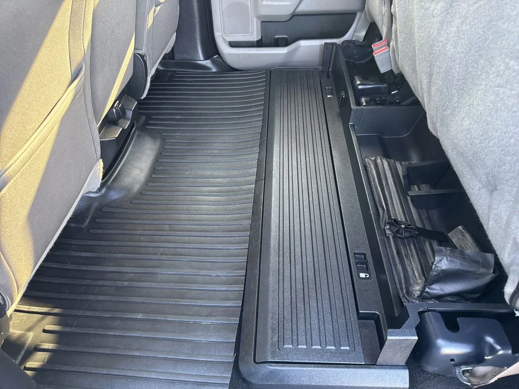 Used 2019 Magnetic Metallic Ford XLT image 13
