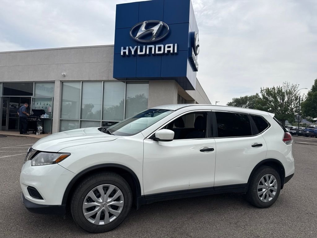 Used 2016 White Nissan S image 1