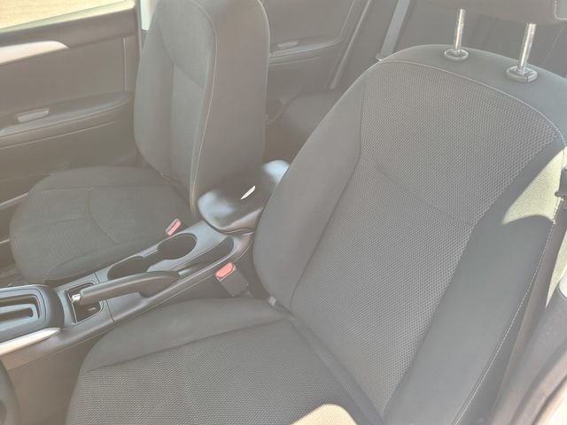 Used 2019 White Nissan S image 13