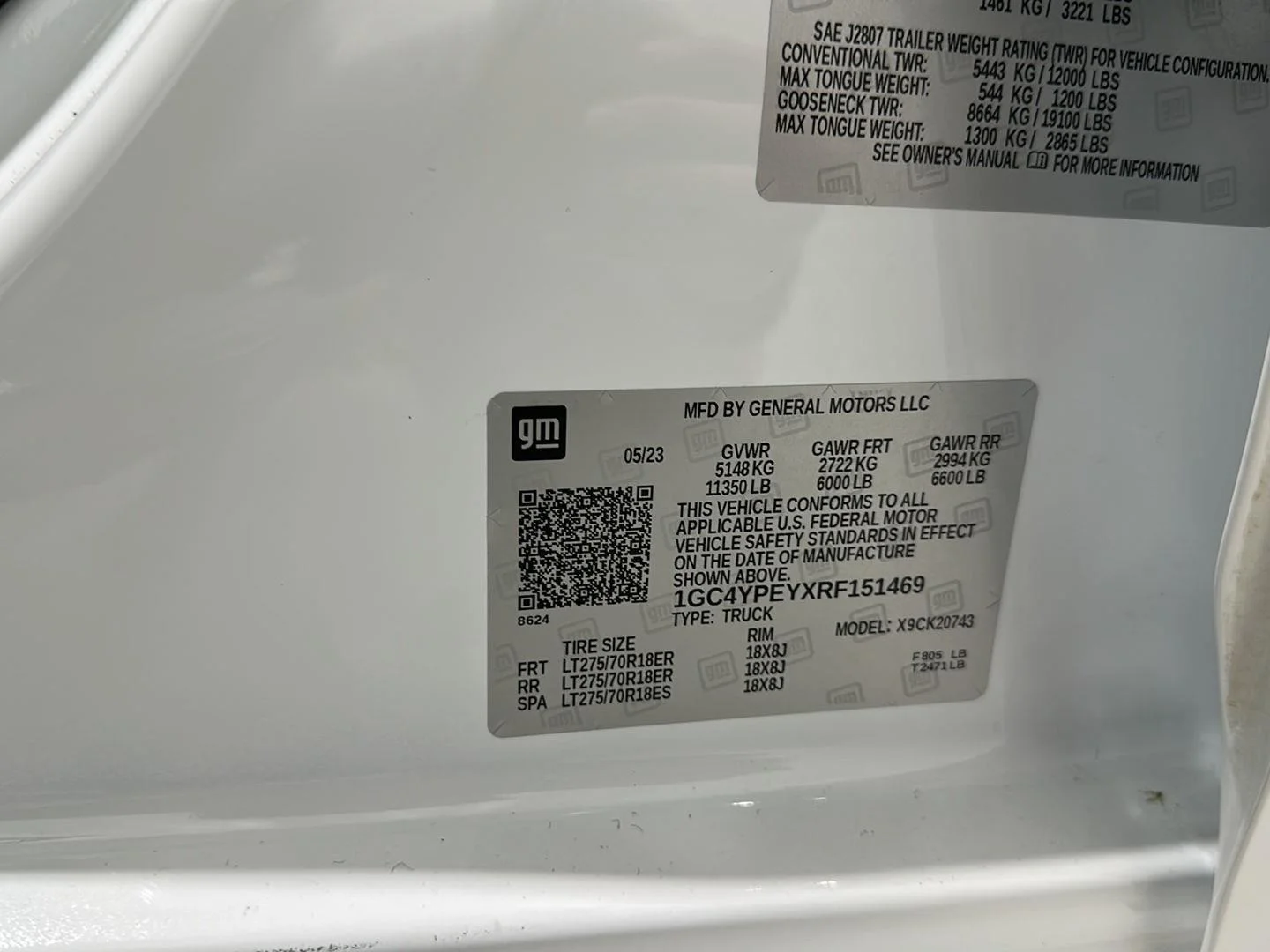 Used 2024 Summit White Chevrolet LTZ image 32