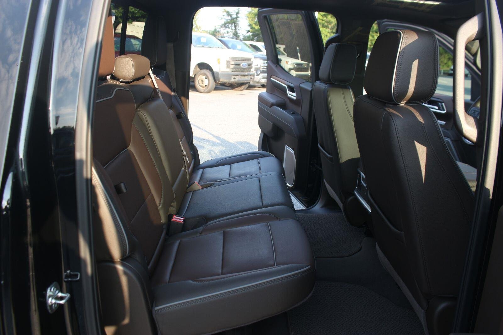 Used 2025 Onyx Black GMC Denali image 34