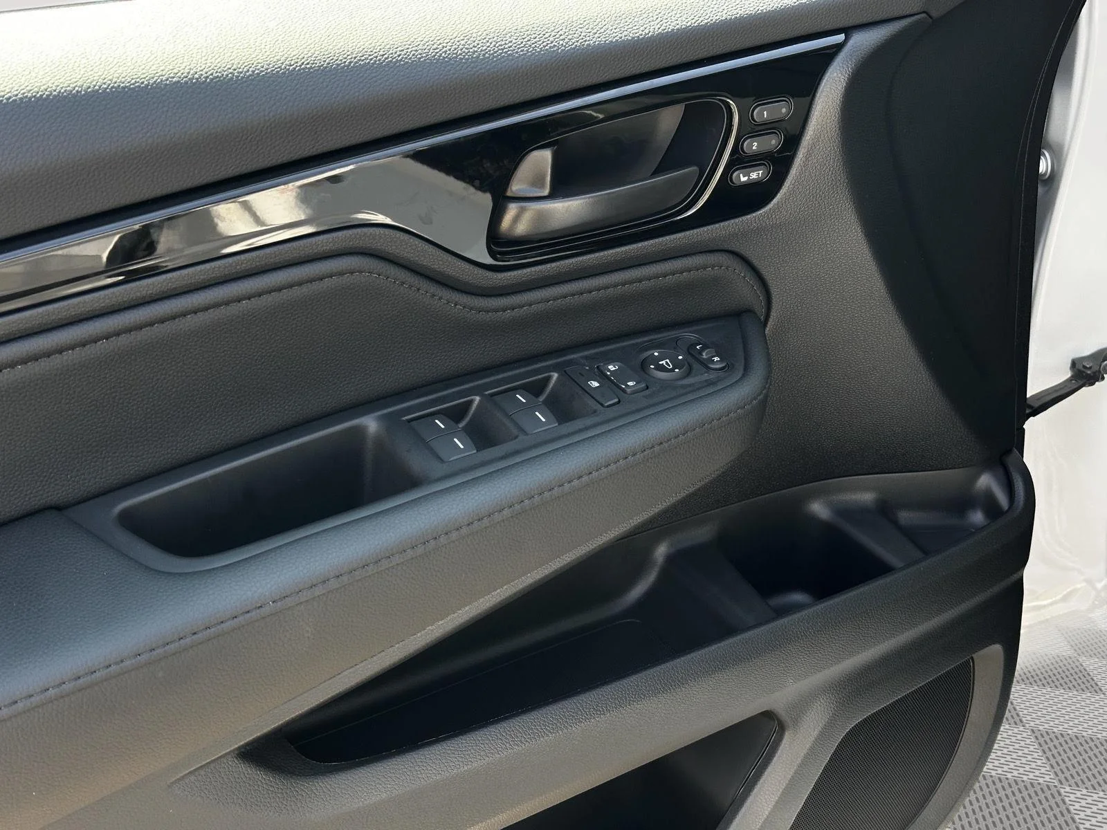 New 2026 Platinum White Pearl Honda Touring image 9