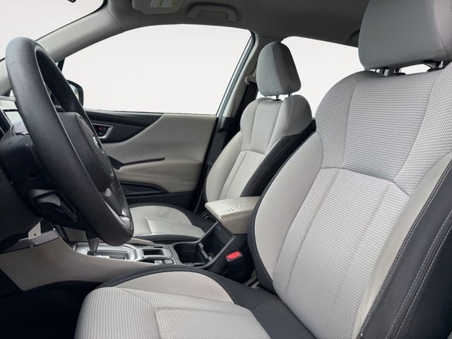 Used 2022 White Subaru  image 10