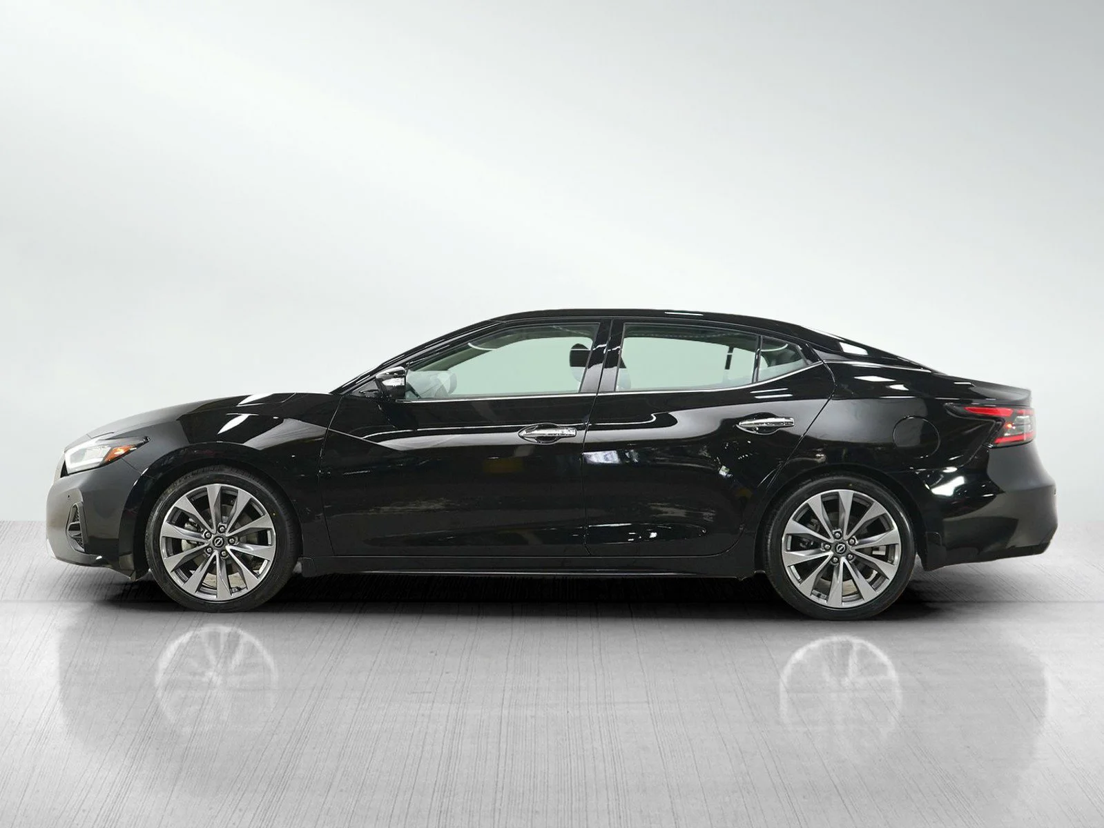 Certified 2023 Nissan Maxima Platinum with VIN 1N4AA6FV9PC513480 for sale in Burnsville, Minnesota