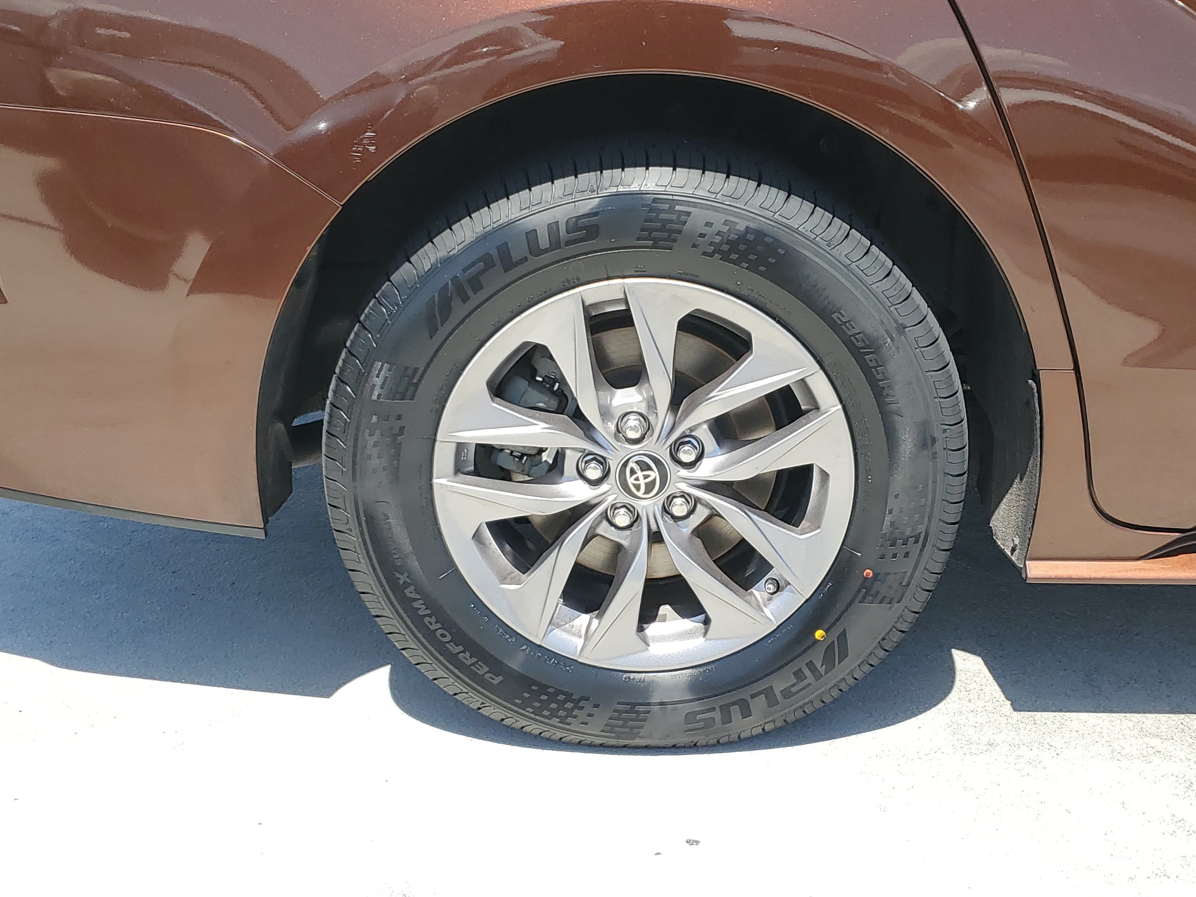 Used 2021 Sunset Bronze Toyota LE image 7