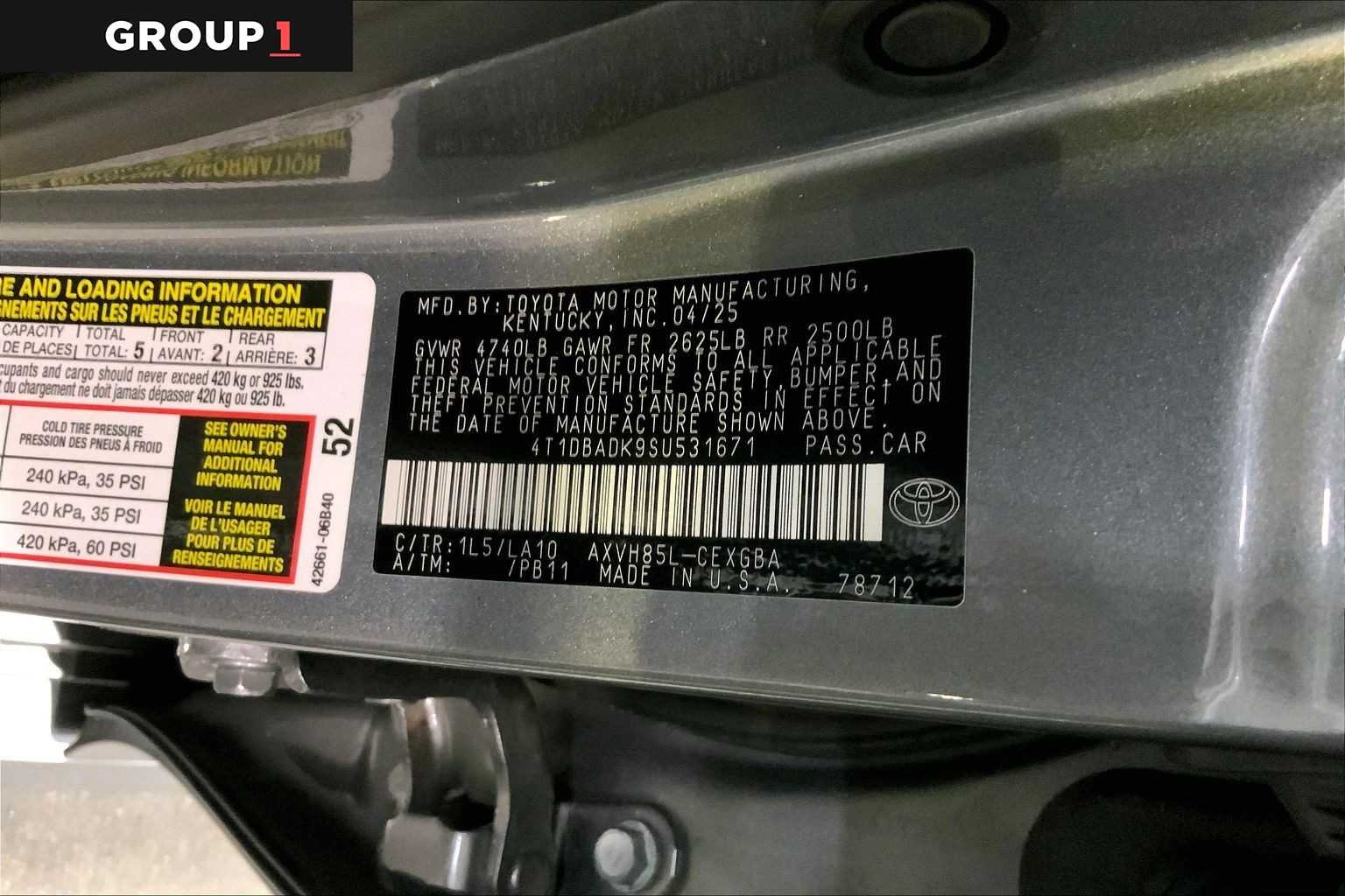 Used 2025 Heavy Metal Toyota XLE image 37