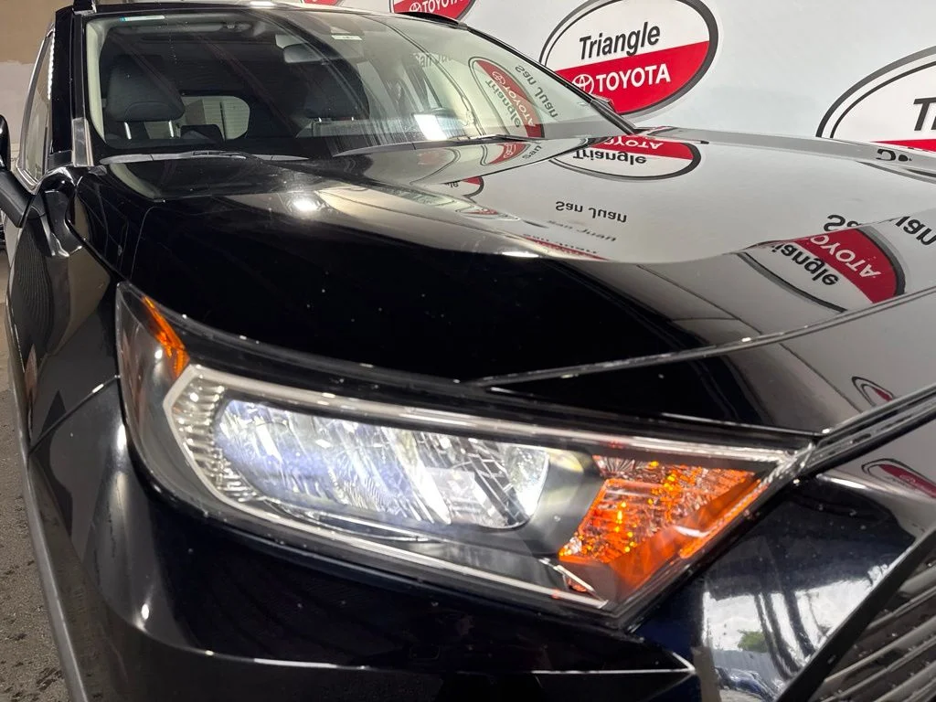 Used 2020 Black Toyota XLE image 11