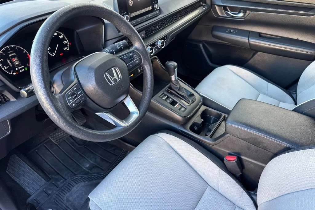 Used 2024 sparkle silver metallic Honda EX image 12