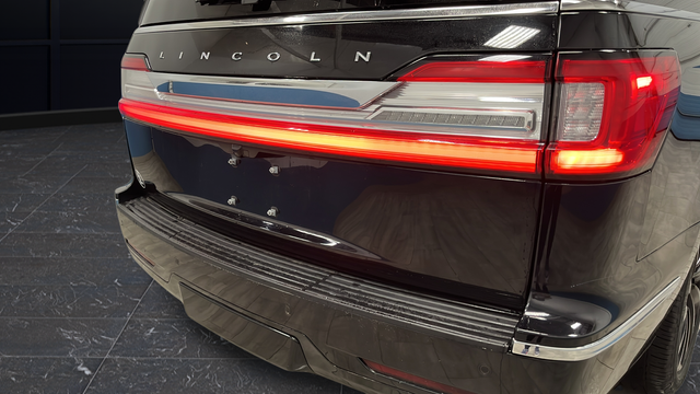Used 2020 Black Lincoln Reserve image 41