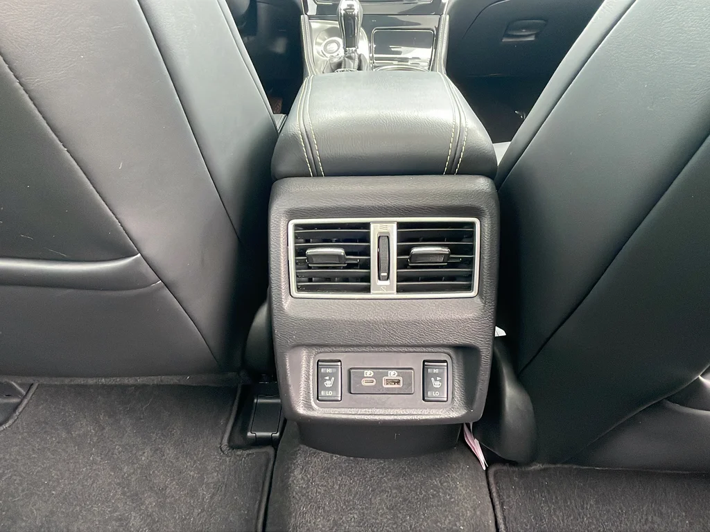 Used 2023 Black Nissan Platinum image 18
