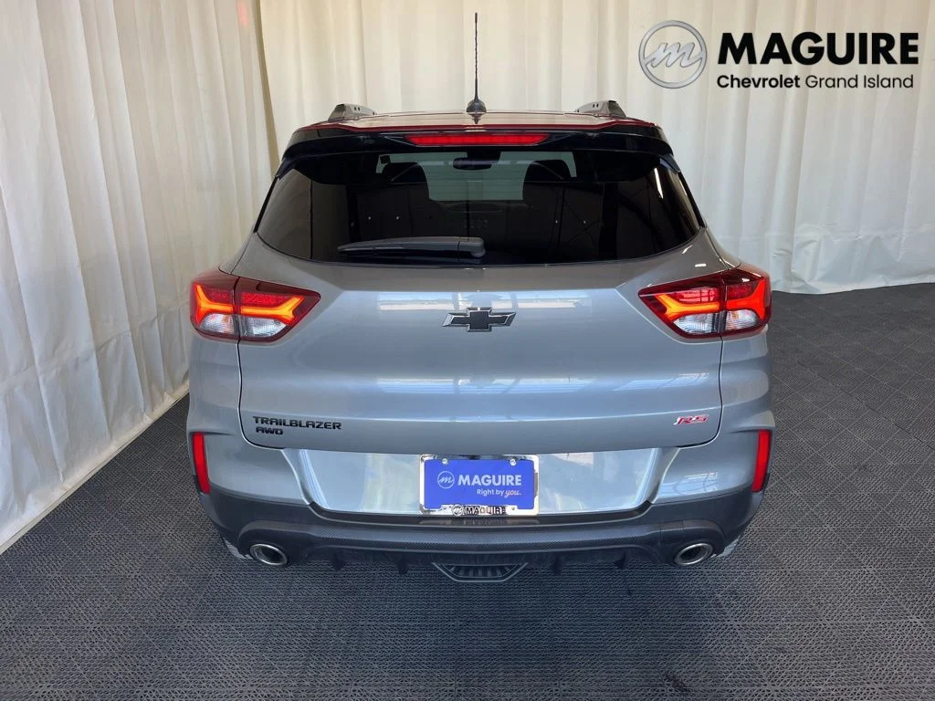 Used 2023 Gray Chevrolet RS image 28