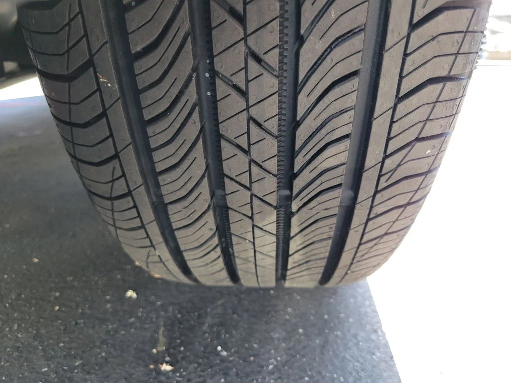 Used 2023 Black Jeep Latitude image 25