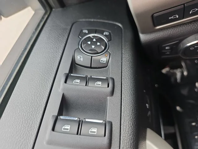 Used 2016 White Ford Lariat image 28