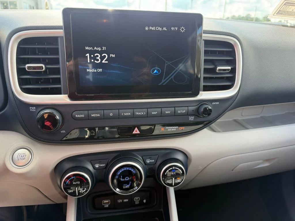 Used 2023 White Hyundai Limited image 11