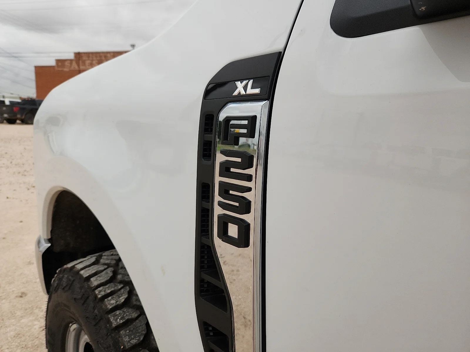 New 2026 Oxford White Ford F-250® XL image 10