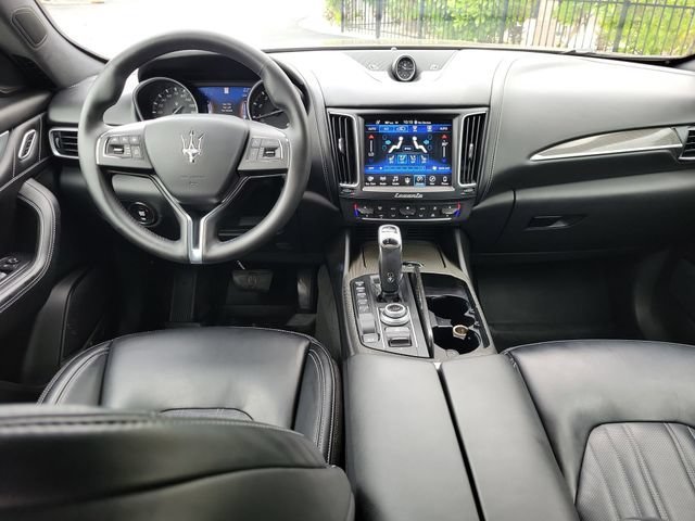 Used 2019 Nero Maserati Base image 16