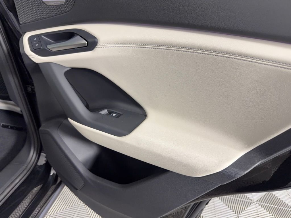 Used 2025 Black Audi Premium Plus quattro image 33