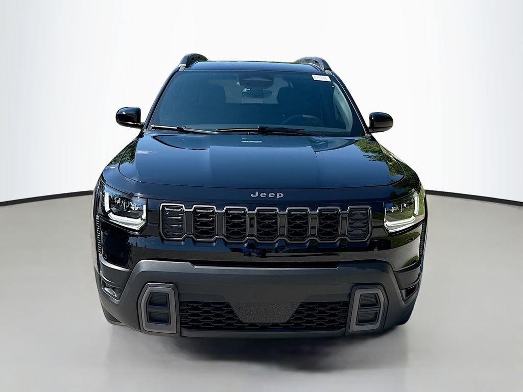 New 2026 Diamond Black Crystal Pearl-Coat Exterior Paint Jeep Laredo image 2