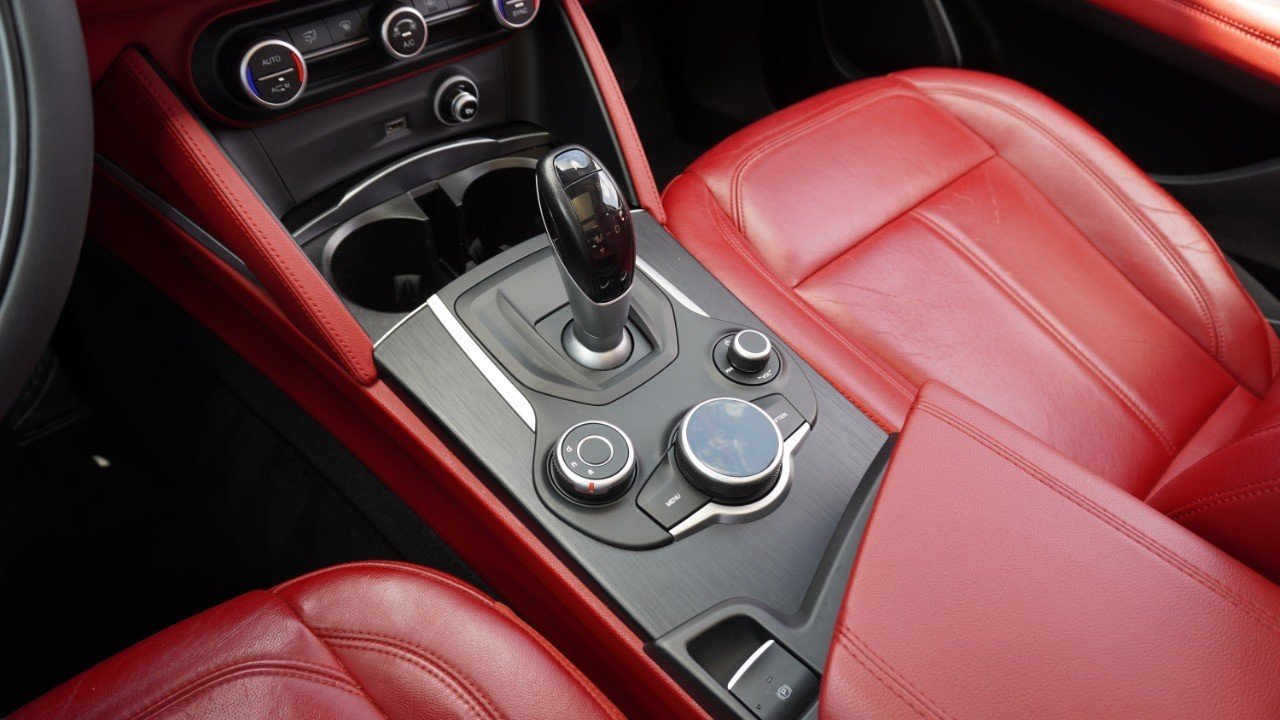 Used 2018 Black Alfa Romeo  image 19