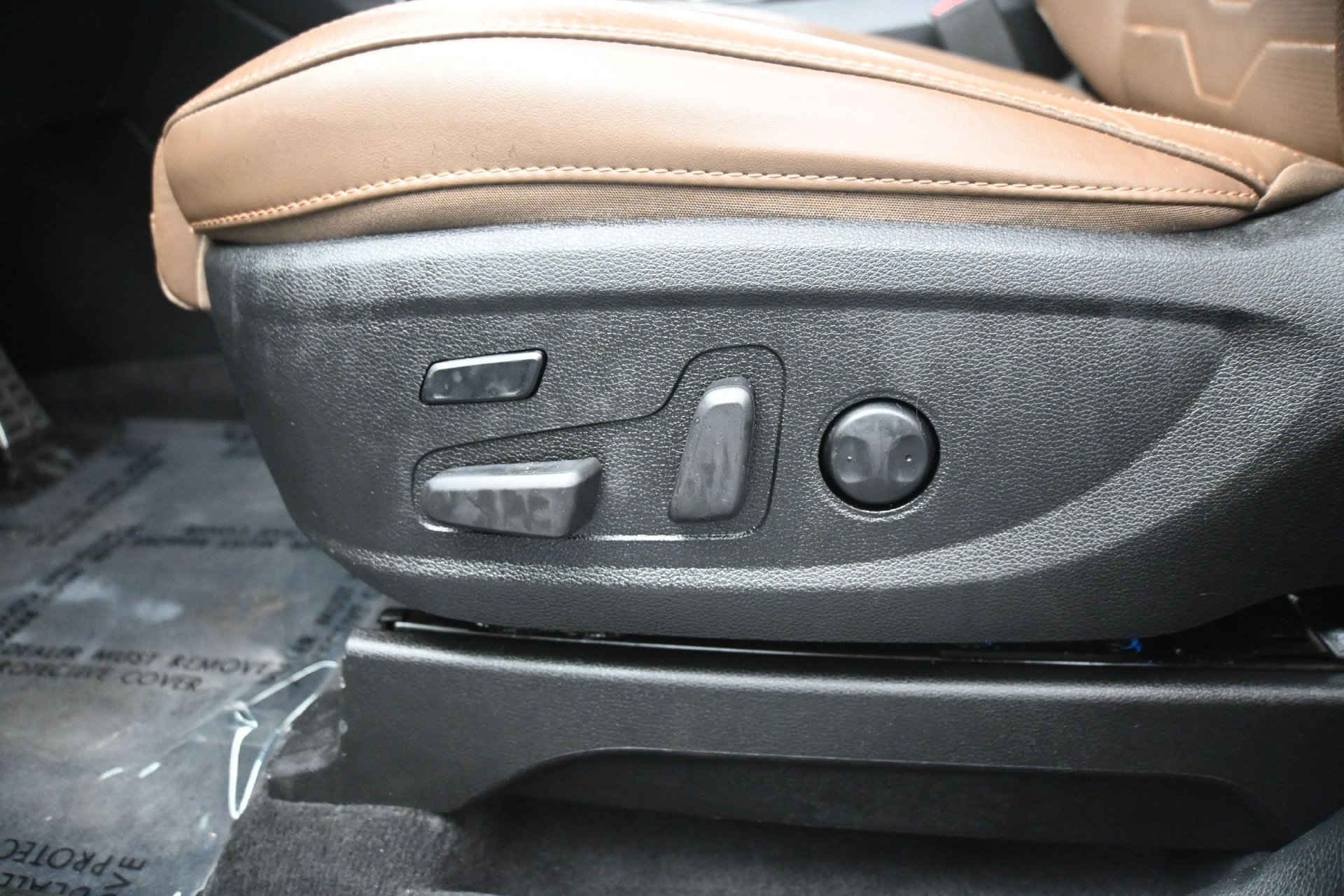 Used 2020 Snow White Pearl Kia SX AWD image 23