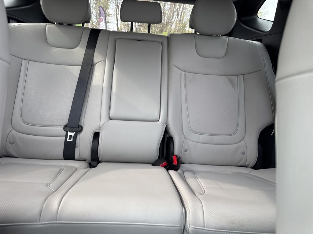 Used 2024 Gray Hyundai SEL image 26