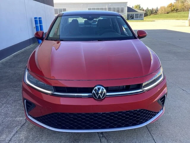 Used 2025 Red Volkswagen 1.5T SE image 3