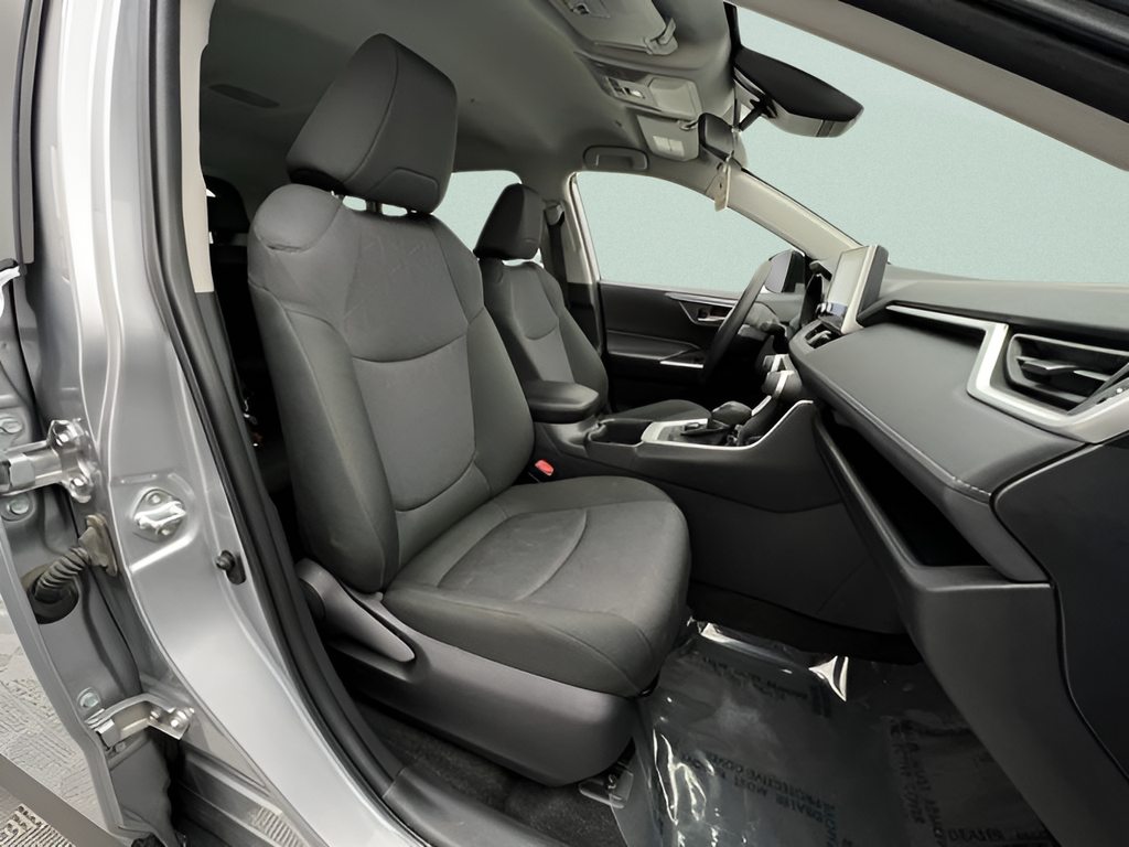 Used 2025 Silver Sky Metallic Toyota XLE image 9