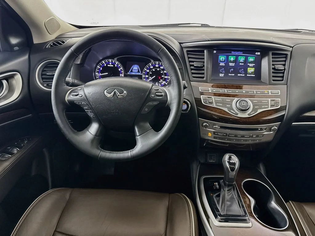 Certified Used 2019 White INFINITI LUXE image 30