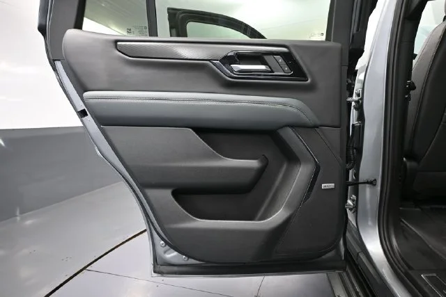 Used 2025 Silver GMC AT4 image 32
