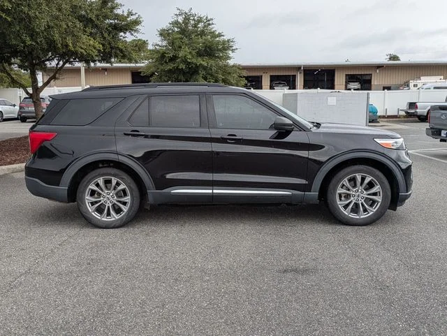Certified Used 2022 Black Metallic Ford XLT image 2